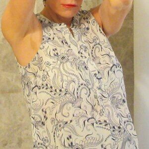 Emma & Olivia Blue Flowered Paisley Sleeveless Top, size S